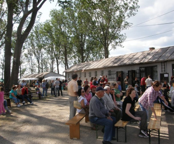 Dni Komároviec 2012